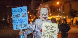 Jujuy: Miles de trabajadores reeditaron multitudinaria marcha de antorchas Multitudinaria marcha de docentes en Jujuy