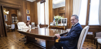Cristina Kirchner recibió a Scioli en el Senado Cristina Kirchner recibió a Scioli en el Senado