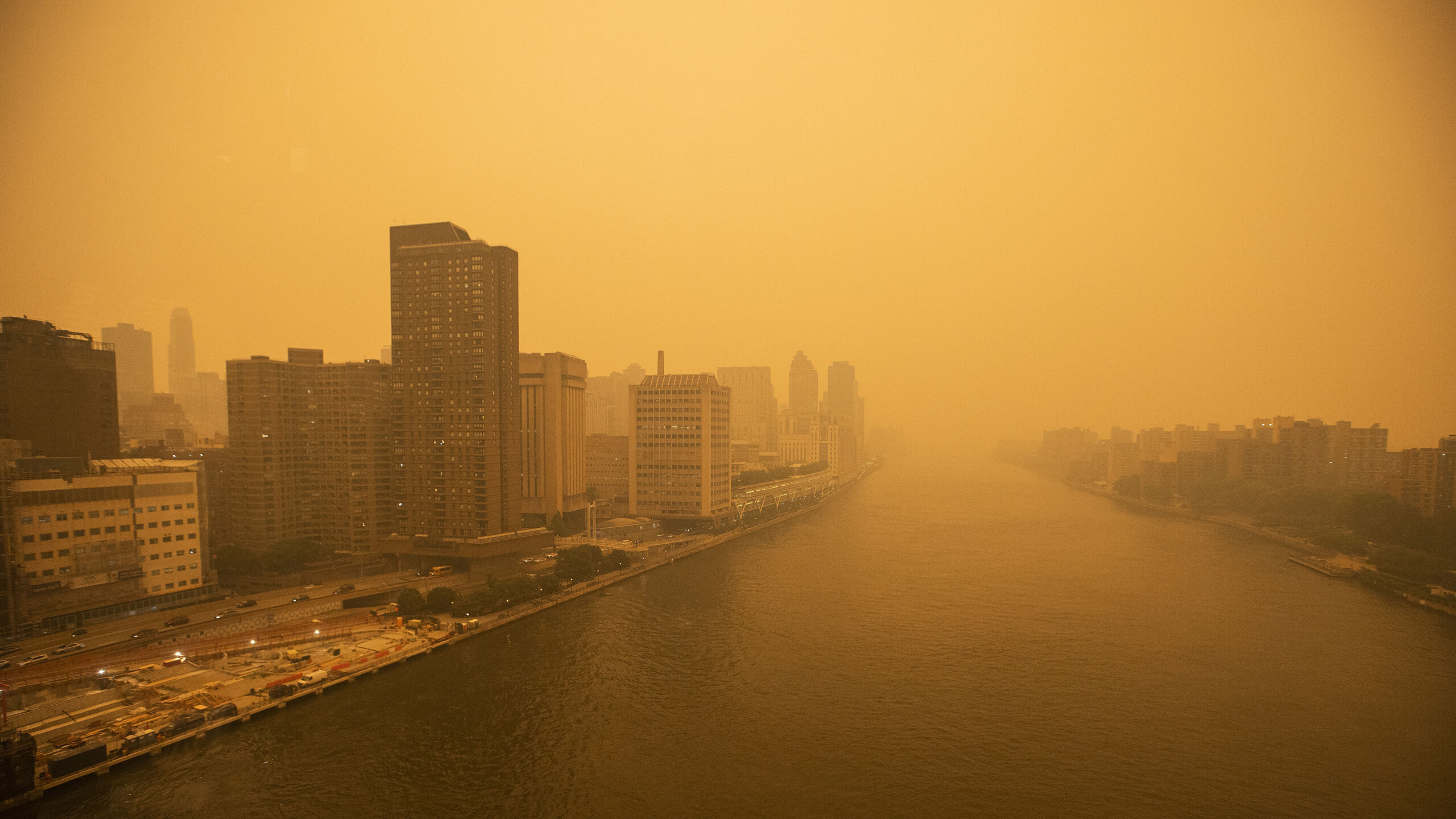 FyC2Ey8WIAAIuDM Humo en Nueva York