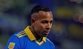 Sebastian-Villa Villa intimó a Boca para que lo reincorporen a los entrenamientos