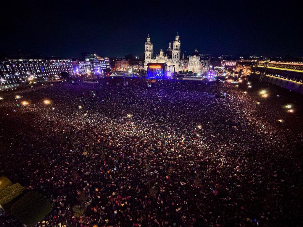 Los Fabulosos Cadillacs rompe record de asistencia en el Zocalo de Mexico