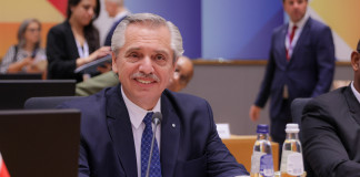 Para Fernández, el acuerdo Celac-UE debe garantizar un «desarrollo equilibrado» Para Fernández, el acuerdo Celac-UE debe garantizar un "desarrollo equilibrado"