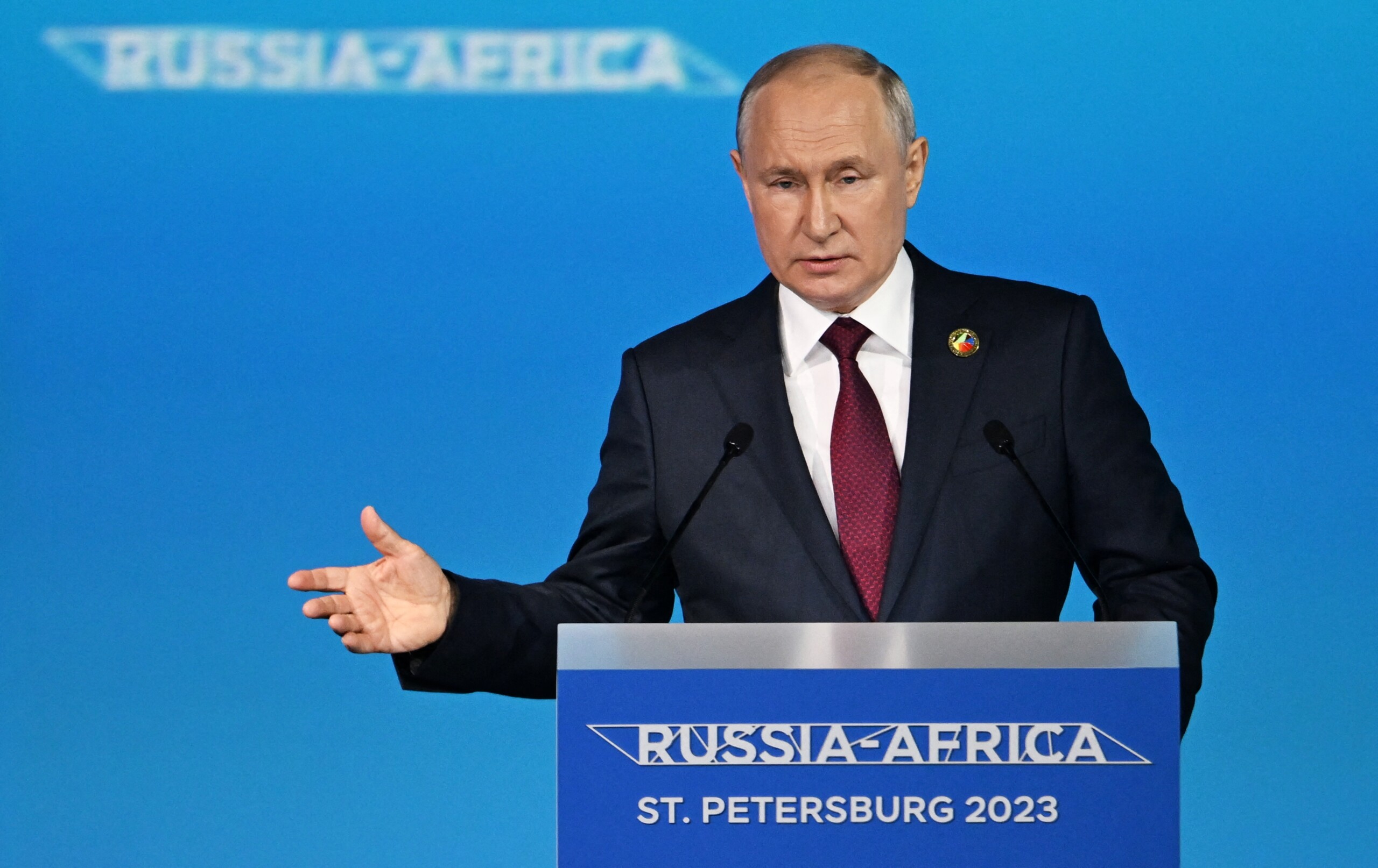 RUSSIA-AFRICA-DIPLOMACY Putin enviará granos gratis a seis países africanos