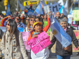 Docentes jujeños marcharon hoy por "incumplimiento de paritarias"