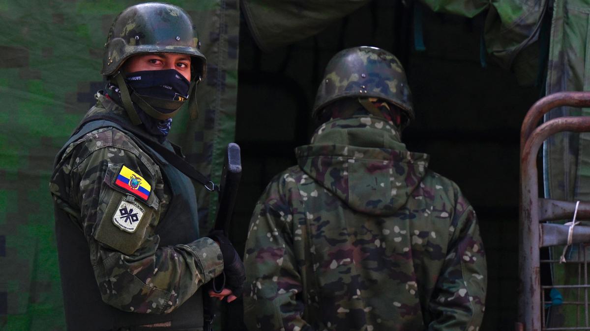 Estado de sitio y toque de queda en Ecuador