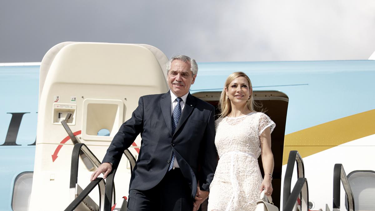 Fernández-en-Bruselas El Presidente llegó a Bruselas para la cumbre entre la UE y la Celac