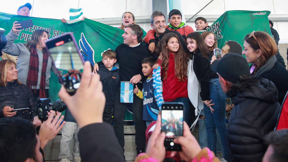 Massa-con-gente La gira federal de Massa-Rossi se inicia en San Juan y La Rioja