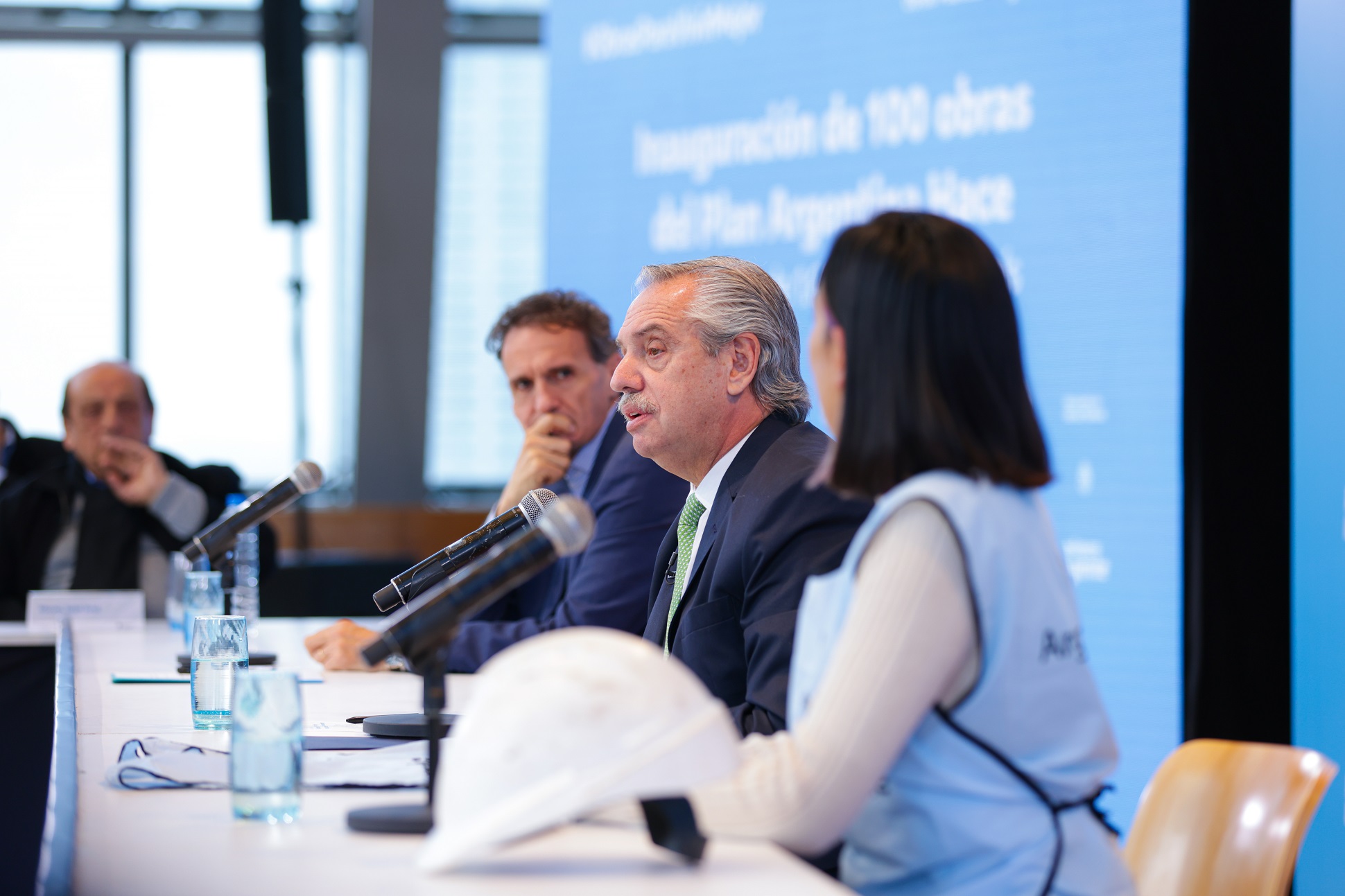 Alberto Fernández inaugura 100 obras