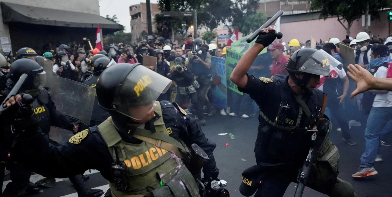rrBdxJVyM_1300x655__1 Heridos y detenidos en Perú