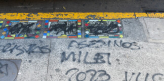 Vandalizaron placas de estudiantes y profesores desaparecidos en escuelas porteñas Vandalizaron placas de estudiantes y profesores desaparecidos en escuelas porteñas