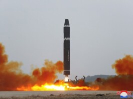 Corea del Norte lanzó dos misiles