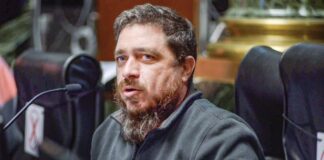 Pablo Almeida sobre la jornada electoral: «La boleta electrónica es un fracaso anunciado»