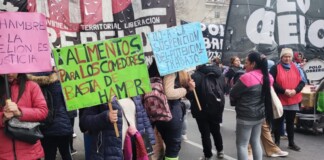El Frente de Lucha Piquetero protesta en reclamo de asistencia alimentaria El Frente de Lucha Piquetero protesta en reclamo de asistencia alimentaria