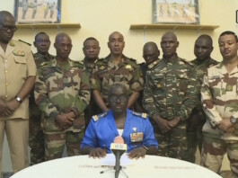 Militares toman el poder en Gabón y ponen en arresto domiciliario al presidente
