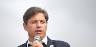 Kicillof sobre Milei y Bullrich: «Tienen una mirada anacrónica» que «atrasa 50 años» Kicillof anunció el aumento del 25% y un bono de $30 mil para estatales bonaerenses