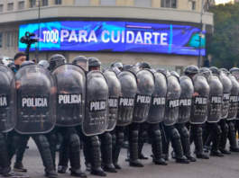 La policía de la Ciudad mató a un manifestante en el Obelisco