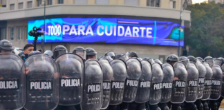 La policía de la Ciudad mató a un manifestante en el Obelisco La policía de la Ciudad mató a un manifestante en el Obelisco