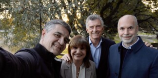 La selfie de unidad en la Ciudad La selfie de unidad en la Ciudad