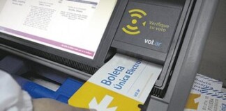 Las fallas en las máquinas de la boleta electrónica son «una impericia nunca antes vista»