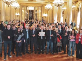 Distinguieron a Abal Medina por su libro "Conocer a Perón" en la Legislatura porteña