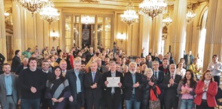 Distinguieron a Abal Medina por su libro «Conocer a Perón» en la Legislatura porteña Distinguieron a Abal Medina por su libro "Conocer a Perón" en la Legislatura porteña