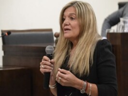 Un preso intentó apuñalar a una fiscal en medio de un juicio