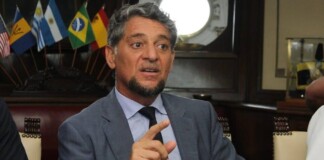Pandiani: "Amigos de todos, satélites de nadie"