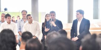 Massa presentó el Programa Insertar, con eje en el empleo tecnológico Massa