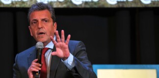 Massa criticó el plan de dolarización de Milei y el «bimonetarismo» de JxC Massa