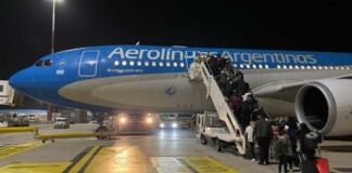 Se espera la llegada del cuarto vuelo de argentinos repatriados desde Israel