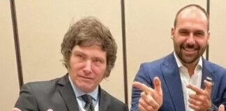 El hijo del ex presidente Bolsonaro viajó al país para acompañar a La Libertad Avanza