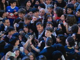 Massa llamó a debatir un nuevo sistema educativo