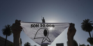 «Pañuelazo» en «defensa de la democracia» democracia
