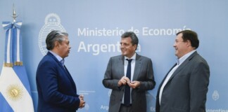 Massa recorre Río Negro en búsqueda del voto de los de indecisos Massa