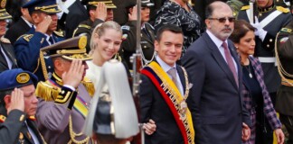 Noboa asumió como presidente y admite que Ecuador atraviesa «tiempos muy difíciles» Noboa asumió como presidente y admite que Ecuador atraviesa "tiempos muy difíciles"