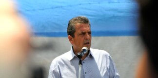 Sergio Massa ya espera los resultados en el bunker de UxP Massa
