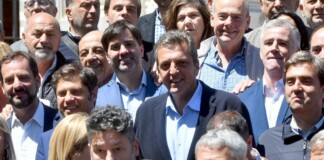 Docentes de la UBA llaman a votar a Sergio Massa Massa