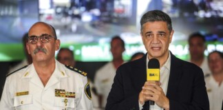 Policía