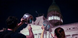 Segunda semana consecutiva de cacerolazos para Milei Cacerolazo