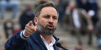 Vox dijo que las palabras de Abascal sobre «colgar» a Pedro Sánchez eran «una metáfora» Vox