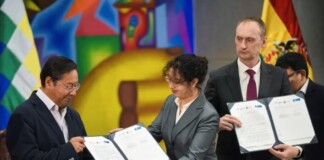 Bolivia firmó acuerdo con una firma rusa por la explotación de litio Litio