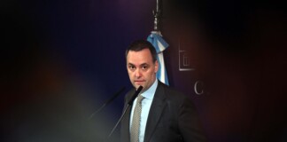 Para el Gobierno, los jefes provinciales «tienen el derecho a actuar como mejor les parezca» El Gobierno afirma que los gobernadores "Tienen el derecho a actuar como mejor les parezca"