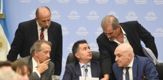 Dictamen de mayoría para el oficialismo en la Ley Ómnibus ómnibus