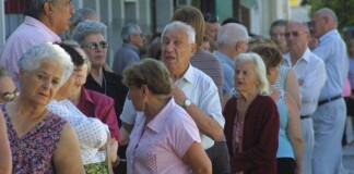 Las jubilaciones subirán un 27,18 por ciento en marzo Jubilados