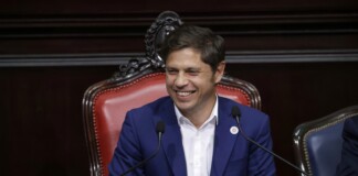 Kicillof calificó a Toto Caputo como «endeudador serial campeón de la fuga» axel kicillof