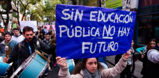 Familias y Egresados de Escuelas Pre Universitarias en defensa de la Educación pública