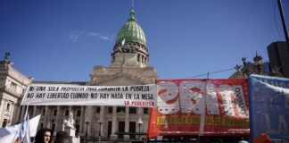 Manifestaciones contra la Ley Bases en el Congreso