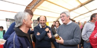 El ministro de Desarrollo Agrario bonaerense inauguró la 25° Exposición Apícola El ministro de Desarrollo Agrario bonaerense inauguró la 25° Exposición Apícola