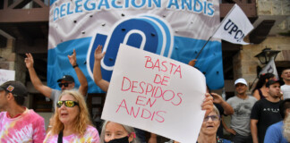 Más de 300 trabajadores despedidos de la Agencia Nacional de Discapacidad se mantienen en pie de lucha