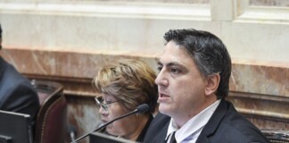 Tras criticar a Santiago Caputo, el Gobierno pidió que expulsen del bloque de senadores de LLA a Paoltroni